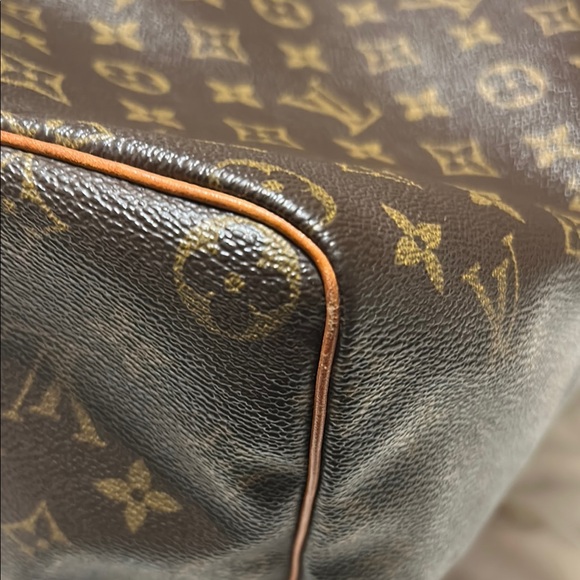 Louis Vuitton Brown Duffel Bag with Iconic Monogram and Leather Trim - Picture 9 of 16